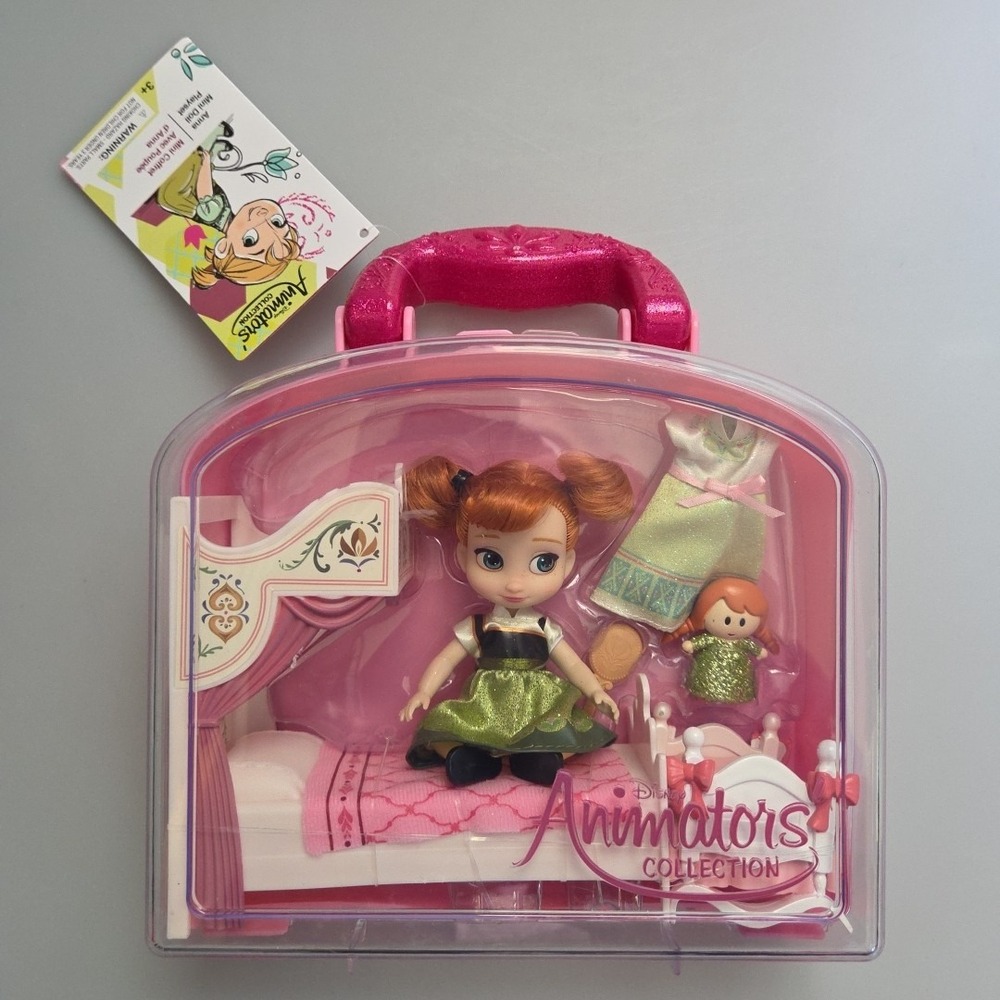 Disney Store Animators Anna Frozen Mini Doll Playset NEW in carry case
